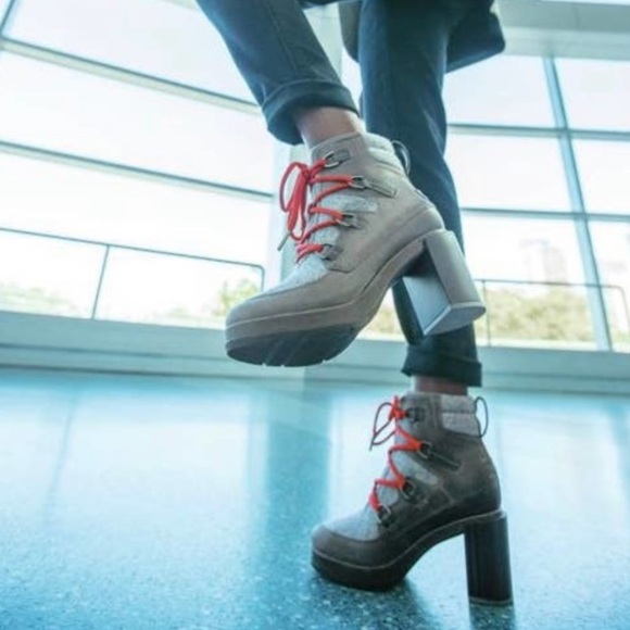 Sorel Blake Lace Waterproof Booties - Picture 2 of 16